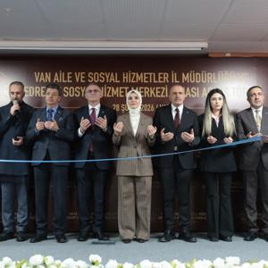 Bakanımız Sayın Mahinur Özdemir Göktaş tarafından, İl Müdürlüğü ve Edremit Sosyal Hizmet Merkezi binasının açışı gerçekleştirildi. - fotoğraf 1