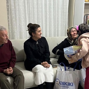 Aziz şehitlerimizin kıymetli yakınlarıyla iftar sofrasındayız. - fotoğraf 2