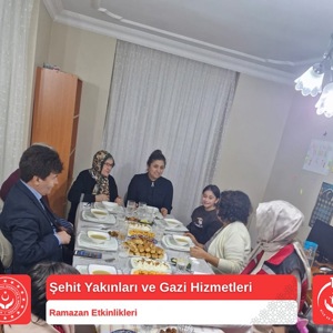 Aziz şehitlerimizin kıymetli yakınlarıyla iftar sofrasındayız. - fotoğraf 1