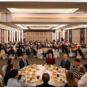 Evlenecek Gençlerin Desteklenmesi Projesi Kapsamında Aile Buluşmaları İftar Programı Gerçekleştirildi - fotoğraf 6