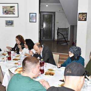 Dr. Rüştü Burlu Çocuk Evleri Sitesi’nde Ramazan’ın Bereketi Aynı Sofrada Paylaşıldı - fotoğraf 4