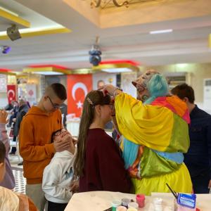 Engelleri Birlikte Aşıyor, Aynı Sofrada Buluşuyoruz - fotoğraf 1