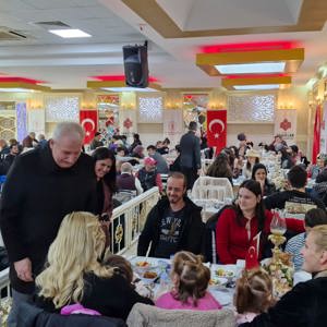 Güçlü Adımlarla Geleceğe Yürüyen Gençlerimizle Gönül Sofrasında Buluştuk - fotoğraf 7