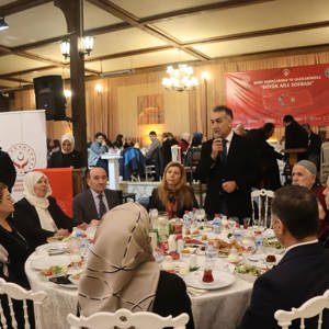 81 İlde Eş Zamanlı Olarak Düzenlenen Büyük Aile Sofrasında İlimizde Şehit Ailelerimiz Ve Gazilerimizle Aynı Sofrada Buluştuk - fotoğraf 14