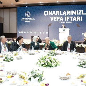 Aile ve Sosyal Hizmetler Bakanımız Göktaş, "Çınarlarımızla Vefa İftarı" programında konuştu - fotoğraf 3