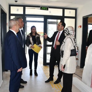 Bakanlığımız tarafından ilimize kazandırılan Çocuk Evleri Sitesi ve İhtisaslaşmış Çocuk Evleri Sitesi Müdürlüğümüzün inşaatı tamamlanan hizmet binalarını yerinde inceleme - fotoğraf 1