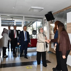 Cocuk Hizmetleri Genel Müdürlüğü Rehberlik ve Toplumsal Destek Hizmetleri Daire Baskani Sayin Ayse Turkay Aydemir ve Personel Genel Mudurlugu Daire Baskani Sayin Mustafa Simsek, devlet himayesindeki cocuklarimizi ziyareti - fotoğraf 2