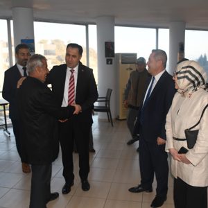 Cocuk Hizmetleri Genel Müdürlüğü Rehberlik ve Toplumsal Destek Hizmetleri Daire Baskani Sayin Ayse Turkay Aydemir ve Personel Genel Mudurlugu Daire Baskani Sayin Mustafa Simsek, Soke Hilmi Firat Huzurevi Mudurlugu’nde kalan asirlik cinarlarimizi ziyaret - fotoğraf 2