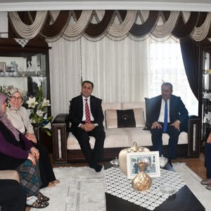 Çocuk Hizmetleri Genel Müdürlüğü Rehberlik ve Toplumsal Destek Hizmetleri Daire Başkanı Sayın Ayşe Türkay Aydemir ve Personel Genel Müdürlüğü Daire Başkanı Sayın Mustafa Şimşek ile birlikte, Şehit Ailemize Ziyaret - fotoğraf 5