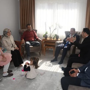 Cocuk Hizmetleri Genel Mudurlugu Rehberlik ve Toplumsal Destek Hizmetleri Daire Baskani Sayin Ayse Turkay Aydemir ve Personel Genel Mudurlugu Daire Baskani Sayin Mustafa Simsek ile birlikte, Koruyucu Aile Ziyareti - fotoğraf 3