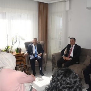Cocuk Hizmetleri Genel Mudurlugu Rehberlik ve Toplumsal Destek Hizmetleri Daire Baskani Sayin Ayse Turkay Aydemir ve Personel Genel Mudurlugu Daire Baskani Sayin Mustafa Simsek ile birlikte, Koruyucu Aile Ziyareti - fotoğraf 2