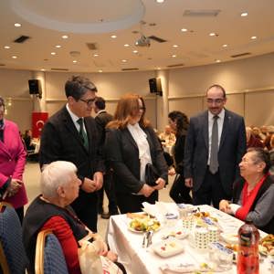 Ramazan Bereketi 75. Yıl Huzurevi Sofrasında Paylaşıldı - fotoğraf 3
