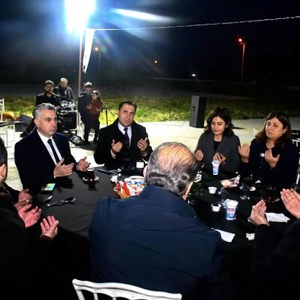 Sevgiyle Aşan Yürekler, Bereketle Buluşan Sofralar… Aysu Bakım Merkezi’nde kıymetli engelli bireylerimiz ve değerli aileleriyle birlikte iftar sofrasında bir araya geldik. - fotoğraf 2