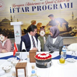 Valimiz Sayın Ahmet Karakaya koruyucu ailelerle iftarda buluştu - fotoğraf 4