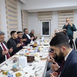 Sivas İhramcızade İsmail Hakkı Toprak Huzurevi iftar Programı  - fotoğraf 3