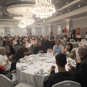 Kaymakamlıklarımızın Ev Sahipliğinde “Büyük Aile Sofraları” İftar Programı Düzenlendi - fotoğraf 2