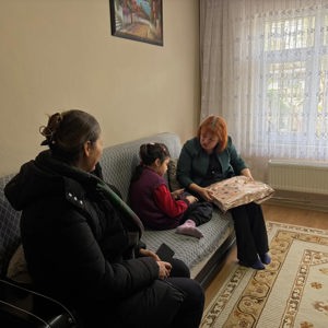 Çocuk Hizmetleri AR-GE ve Proje Daire Başkanı Serpil Ahu Demiralp’ten Koruyucu ve Şehit Ailelerine Ziyaret - fotoğraf 2