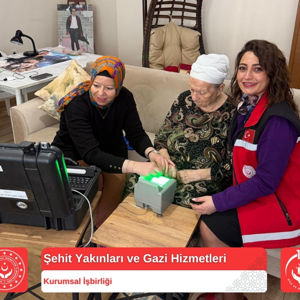 Edremit’te Kurumlar Arası İş Birliği: Gazilerimize Kimlik Yenileme Kolaylığı - fotoğraf 1