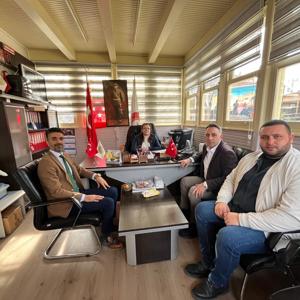 İl Müdürü Harun TOHUMCU, Edirne Şehit Aileleri Yardımlaşma ve Dayanışma Derneğini Ziyaret Etti. - fotoğraf 1