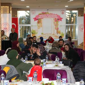 Genç Çiftler “Bereket Sofrasında” Bir Araya Geldi - fotoğraf 5