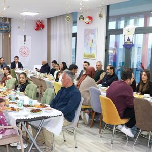 Büyük Aile Sofrasında Birlik ve Dayanışma - fotoğraf 2