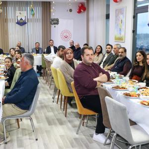 Büyük Aile Sofrasında Birlik ve Dayanışma - fotoğraf 1