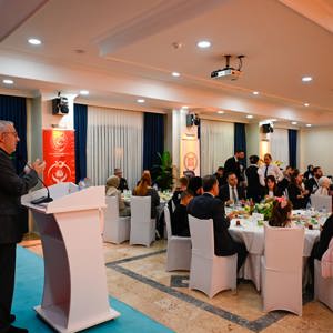 Büyük Aile Sofrasında Ailelerimiz ve Koruyucu Ailelerimizle Buluştuk - fotoğraf 2