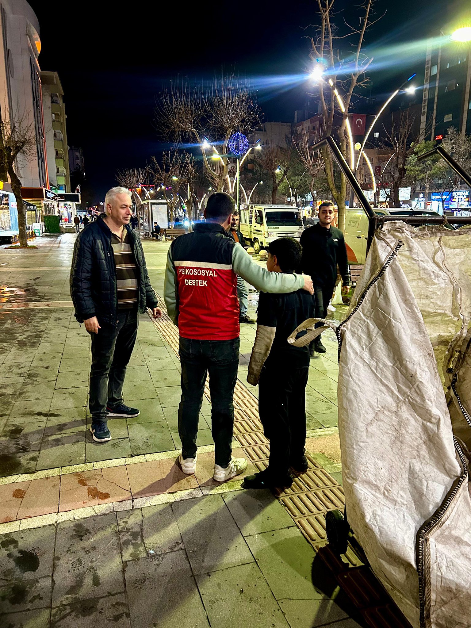 Mobil Ekip olarak sokakta çalışan/çalıştırılan çocuklarla ilgili saha çalışmalarımız