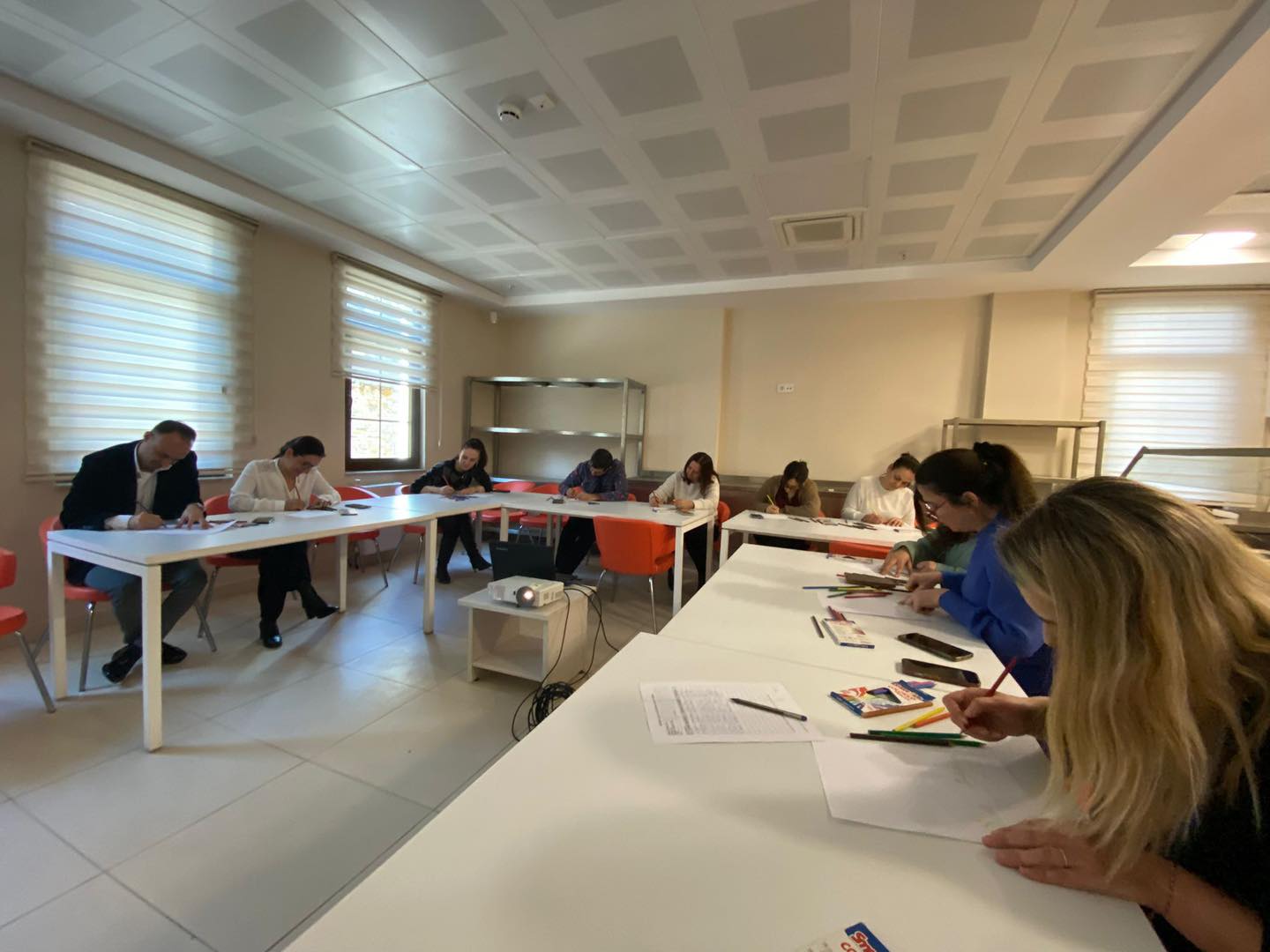 Salihli’de Öğrencilere “Şiddetsiz İletişim Becerileri” Eğitimi Verildi