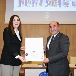 8 Mart Dünya Kadınlar Günü nedeniyle, Akdeniz Üniversitesi Hukuk Fakültesi’nde “Dünya Kadınlar Günü Paneli” gerçekleştirildi - fotoğraf 14