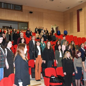 8 Mart Dünya Kadınlar Günü nedeniyle, Akdeniz Üniversitesi Hukuk Fakültesi’nde “Dünya Kadınlar Günü Paneli” gerçekleştirildi - fotoğraf 4