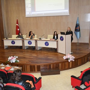 8 Mart Dünya Kadınlar Günü nedeniyle, Akdeniz Üniversitesi Hukuk Fakültesi’nde “Dünya Kadınlar Günü Paneli” gerçekleştirildi - fotoğraf 7