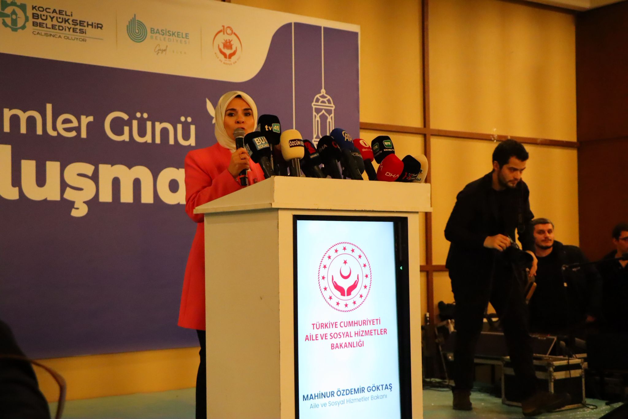 Bakanımız Sayın Mahinur ÖZDEMİR GÖKTAŞ’ın Katılımıyla Dünya Yetim Günü’nde Anlamlı İftar Buluşması