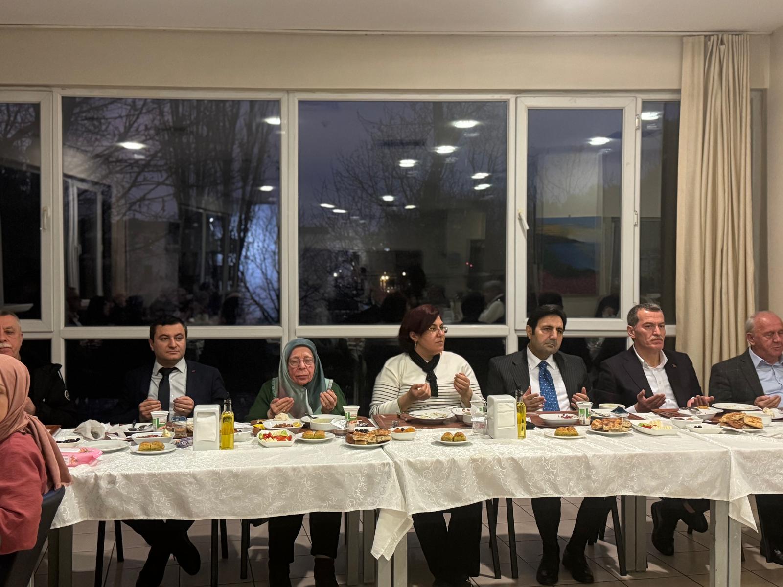 Şehadet İzinde – Yadigâr Aile Projesi Kapsamında Şehit Ailelerimizle İftar Programı Gerçekleştirildi