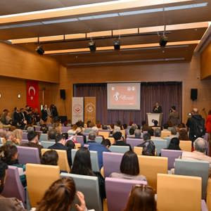 8 Mart Dünya Kadınlar Günü’nde  “Bir Kadın Bir Yolculuk: Kalemden Fırçaya” Adlı Özel Serginin Açılışı Gerçekleştirildi - fotoğraf 4