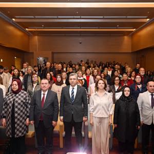 8 Mart Dünya Kadınlar Günü’nde  “Bir Kadın Bir Yolculuk: Kalemden Fırçaya” Adlı Özel Serginin Açılışı Gerçekleştirildi - fotoğraf 1