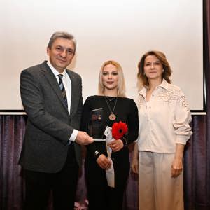 8 Mart Dünya Kadınlar Günü’nde  “Bir Kadın Bir Yolculuk: Kalemden Fırçaya” Adlı Özel Serginin Açılışı Gerçekleştirildi - fotoğraf 7