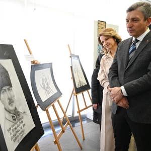 8 Mart Dünya Kadınlar Günü’nde  “Bir Kadın Bir Yolculuk: Kalemden Fırçaya” Adlı Özel Serginin Açılışı Gerçekleştirildi - fotoğraf 18