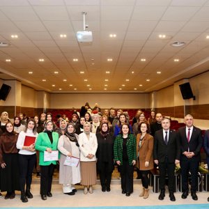 8 Mart Dünya Kadınlar Günü “Hayatın İçinden İzler: 8 Kadın 8 Başarı” Söyleşi Programı Düzenlendi - fotoğraf 4