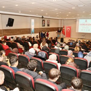 8 Mart Dünya Kadınlar Günü “Hayatın İçinden İzler: 8 Kadın 8 Başarı” Söyleşi Programı Düzenlendi - fotoğraf 1