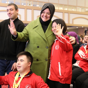  Bakandan Engellilere 3 Aralık Müjdesi: Engelli Kamu Atama Kura Töreni Aralık Ayının Son Haftasında Düzenlenecek  - fotoğraf 1