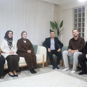 Ramazanın Huzurunda Genç Yuvamıza Hayırlı Olsun Ziyareti - fotoğraf 1