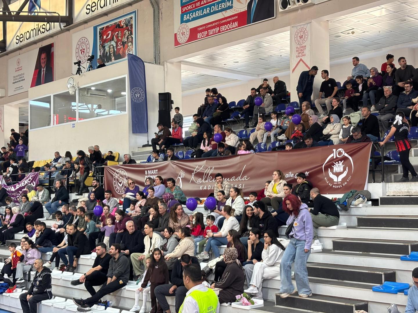 Turgutlu’da 8 Mart Dünya Kadınlar Günü’ne Sporla Farkındalık