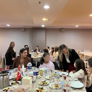 İl Müdürlüğümüz ve Balıkesir İş Kadınları Derneği’nden Çocuklarımıza İftar Sofrası - fotoğraf 3