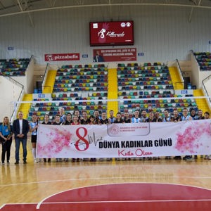 8 Mart Dünya Kadınlar Günü Vesilesiyle Sahaya Çıkan Voleybol Takımlarımızdan Anlamlı Mesaj - fotoğraf 1