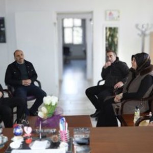 Sosyal Yardımlar GM’den Cemil İlbaş ve Bingöl SYDV’den Seyhan Savaş Yaraşır İl Müdür Yrd Hasip Akça ve kuruluş müdürlerimiz ile birlikte İl Müdürlüğümüze bağlı kuruluşları ziyaret etti - fotoğraf 1