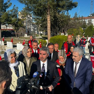81 İlde Şehit Mezarlarının Bakım ve Temizlik Seferberliği Başlatıldı - fotoğraf 5