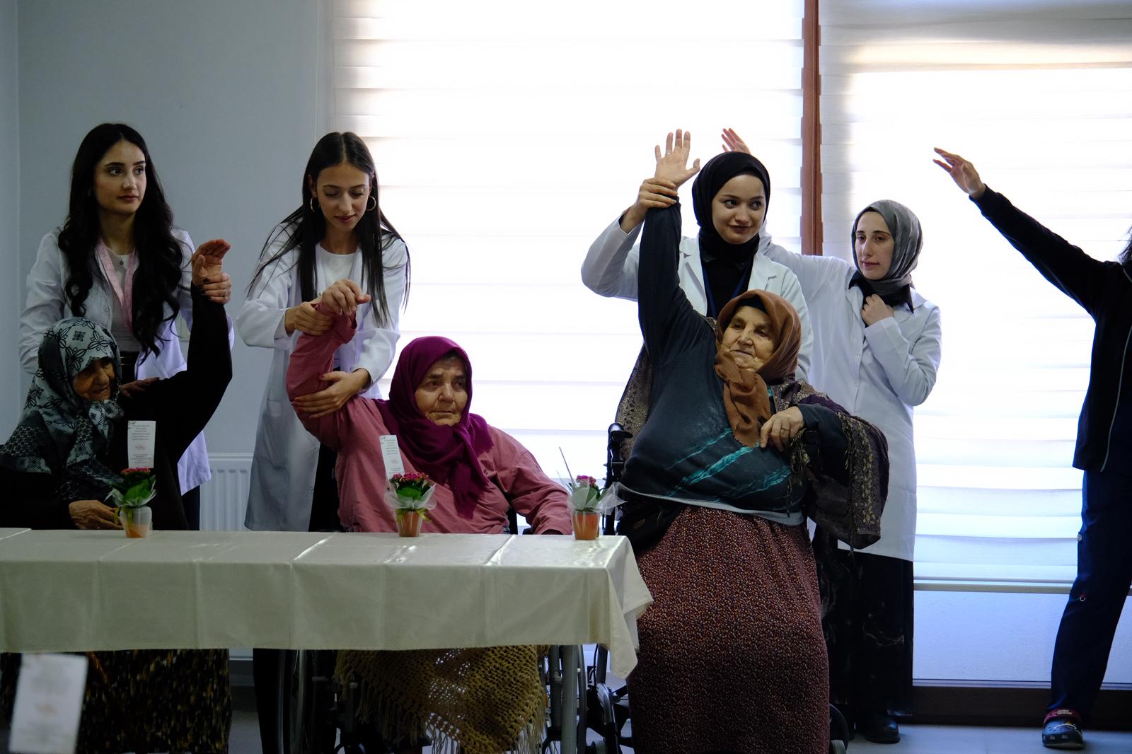 Huzurevimizde “Sağlık İçin El Ele” Programı Düzenlendi