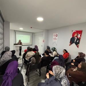 Dijital Medya ve Bilişim Araçları Semineri Düzenlendi - fotoğraf 2