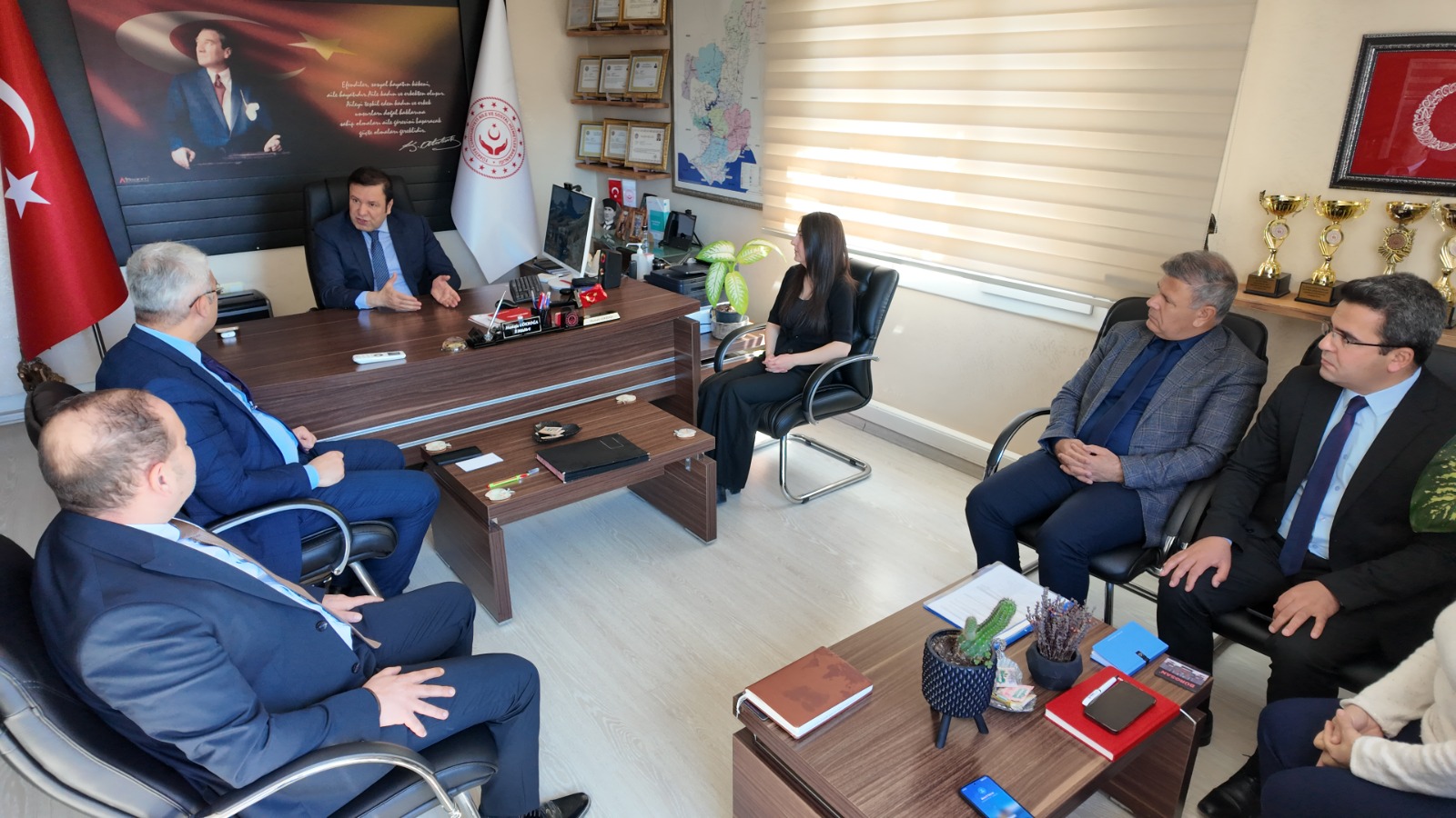 VALİ YARDIMCIMIZ ŞEMSETTİN ERKAYA İL MÜDÜRLÜĞÜMÜZDE YÖNETİCİLERİMİZLE BİR ARAYA GELDİ